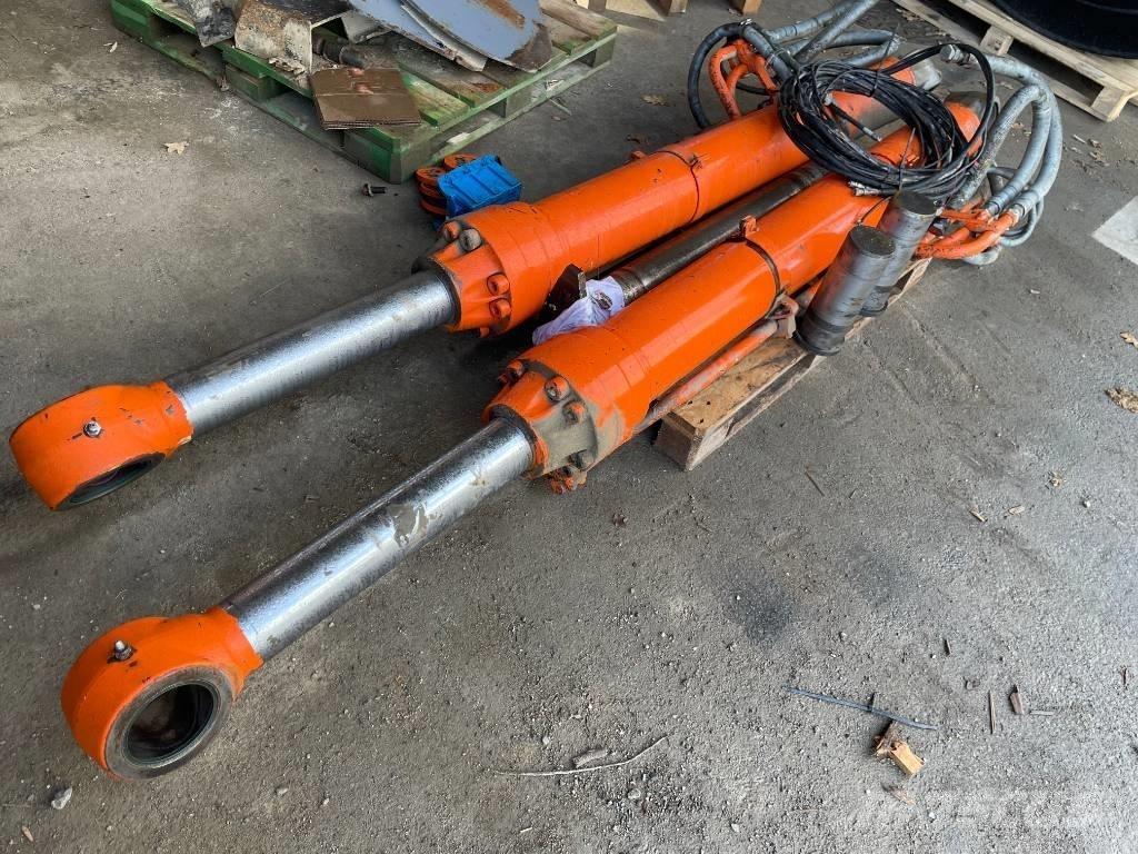 Hitachi ZX490LCH-6 Bagri goseničarji