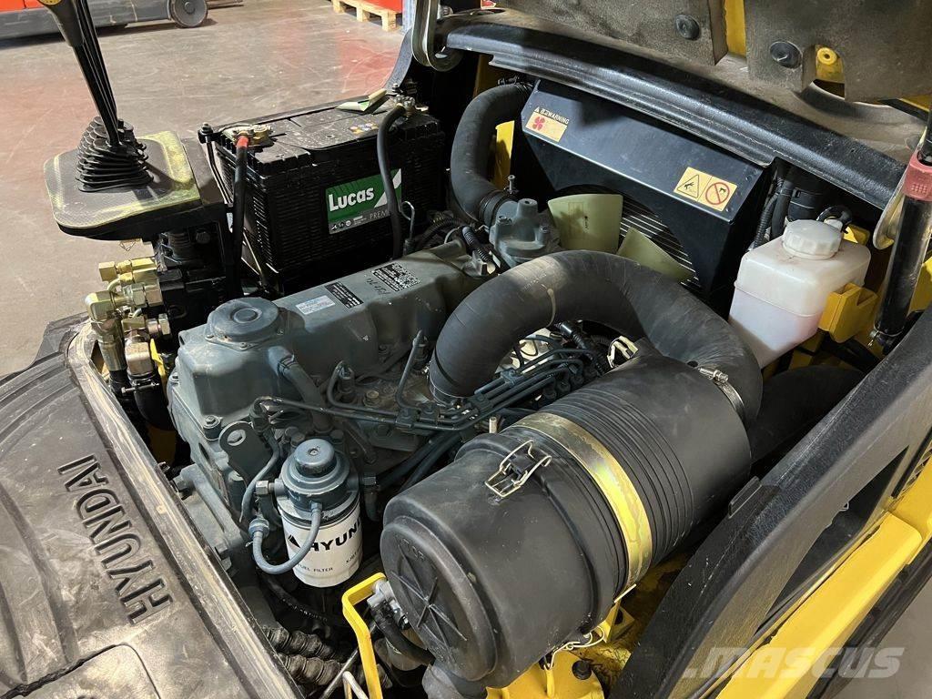 Hyundai 33D-7 Dizelski viličarji