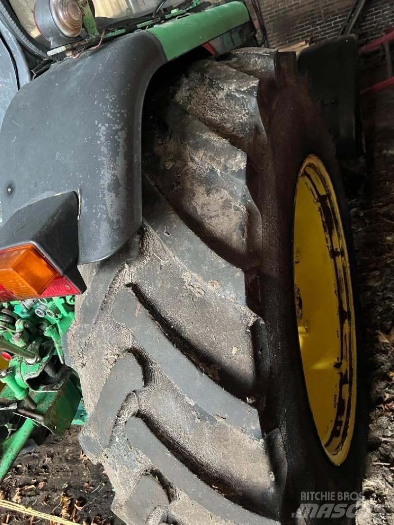 John Deere 2040A Traktorji