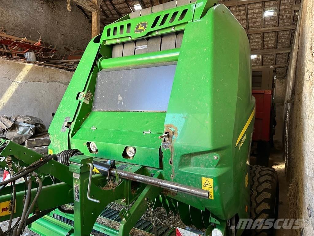 John Deere V461M Balirke (okrogle bale)