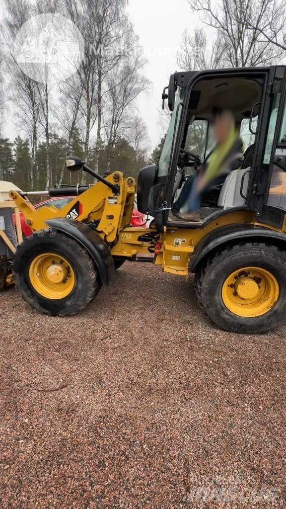 CAT 908 H Kolesni nakladalci