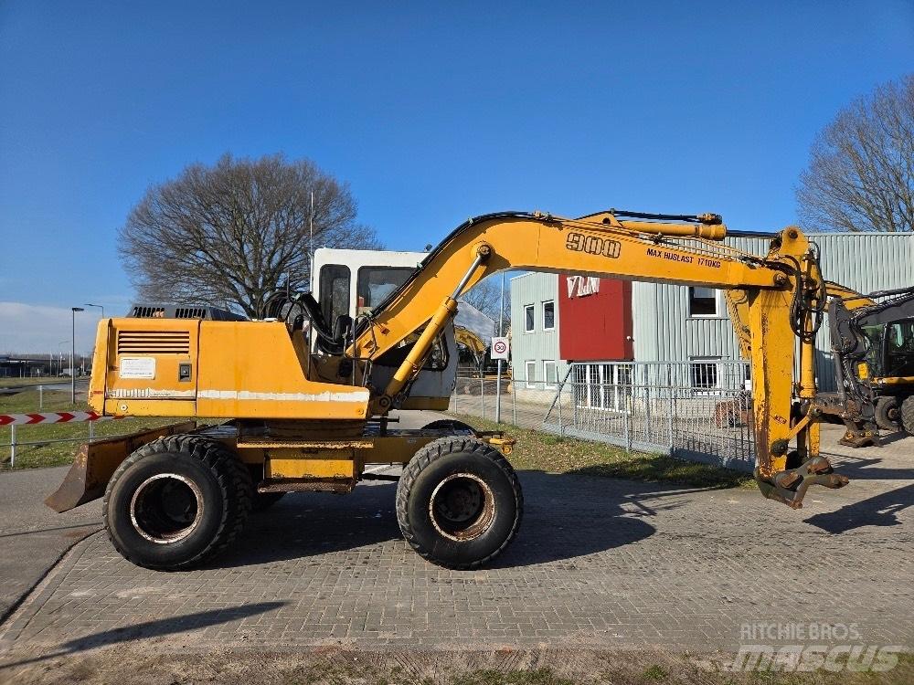 Liebherr A900 Bagri na kolesih
