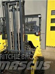 Moffett M8 35.3 Terenski viličar