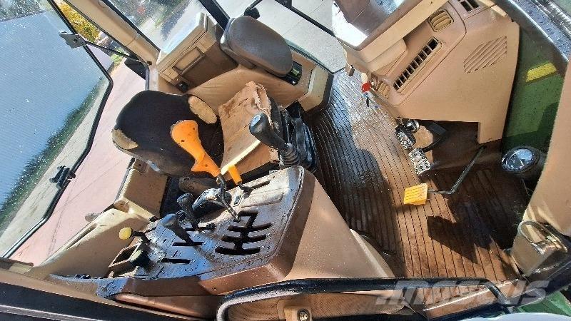 John Deere 6310 Traktorji