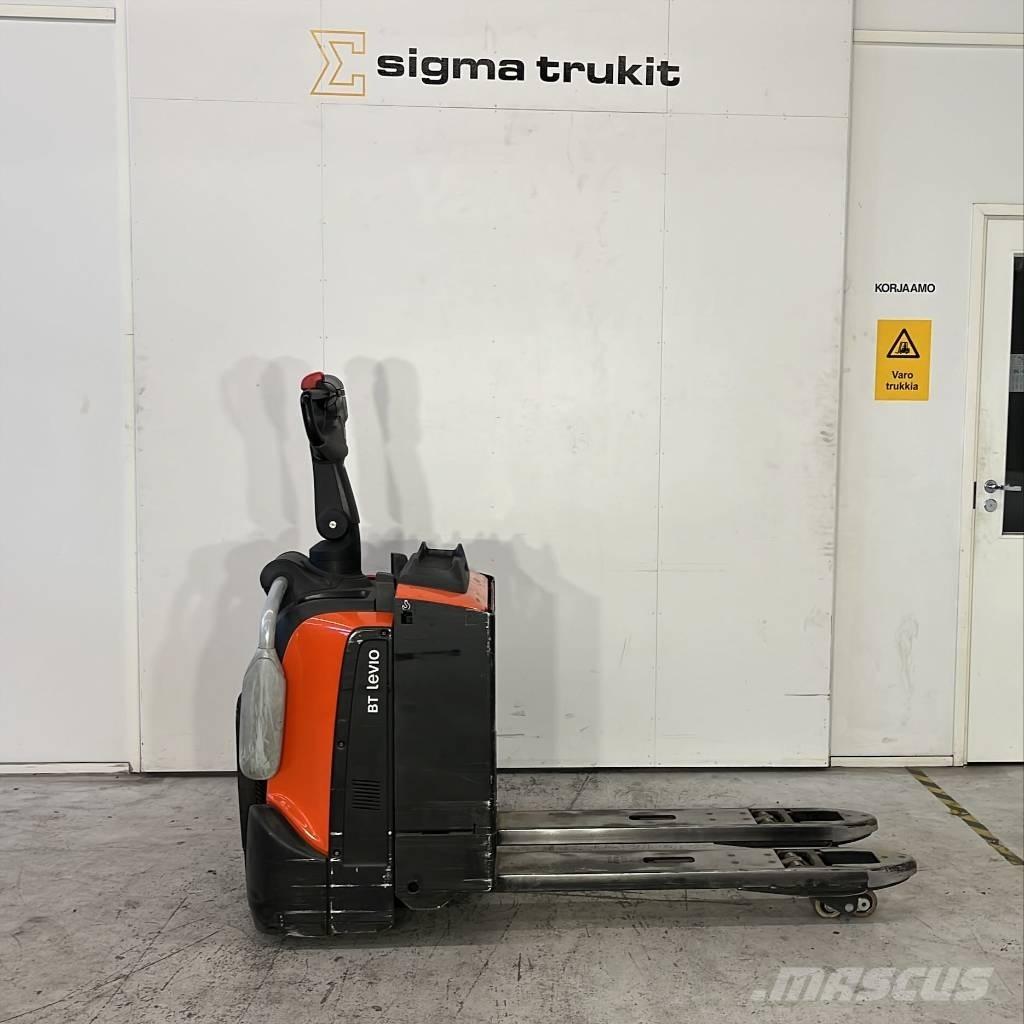 Toyota BT LPE 200 Električni nizko dvižni viličar s stojiščem