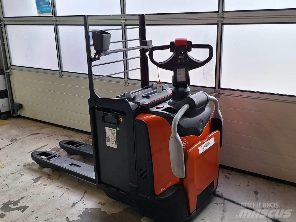 BT LPE220 Električni nizko dvižni viličar