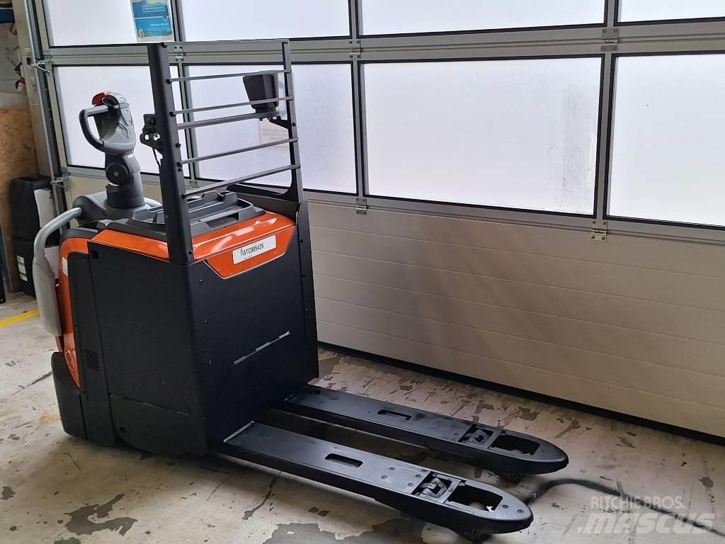 BT LPE220 Električni nizko dvižni viličar