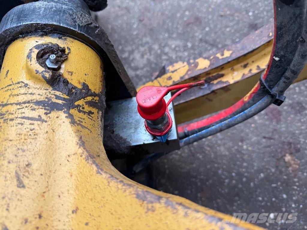 CAT 908H Kolesni nakladalci