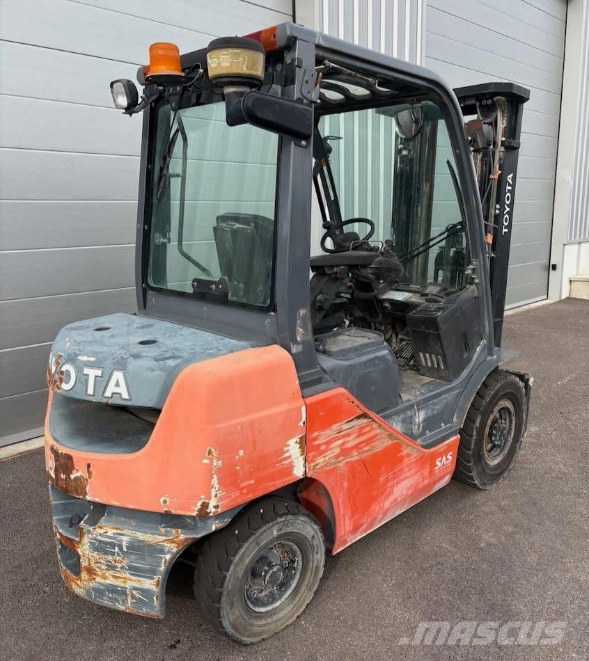 Toyota 8 FDF 25 Dizelski viličarji