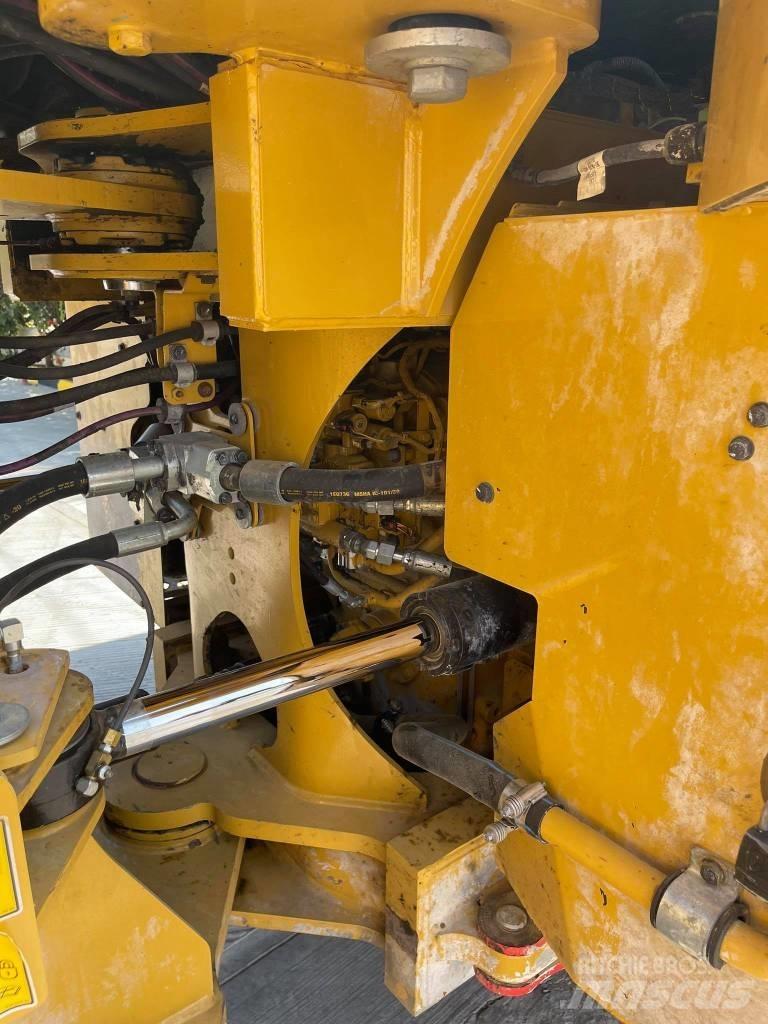 CAT 972M II Kolesni nakladalci