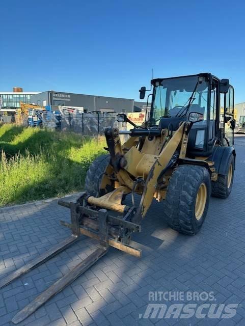 CAT 908 H Kolesni nakladalci