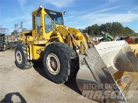 CAT 966 C Kolesni nakladalci
