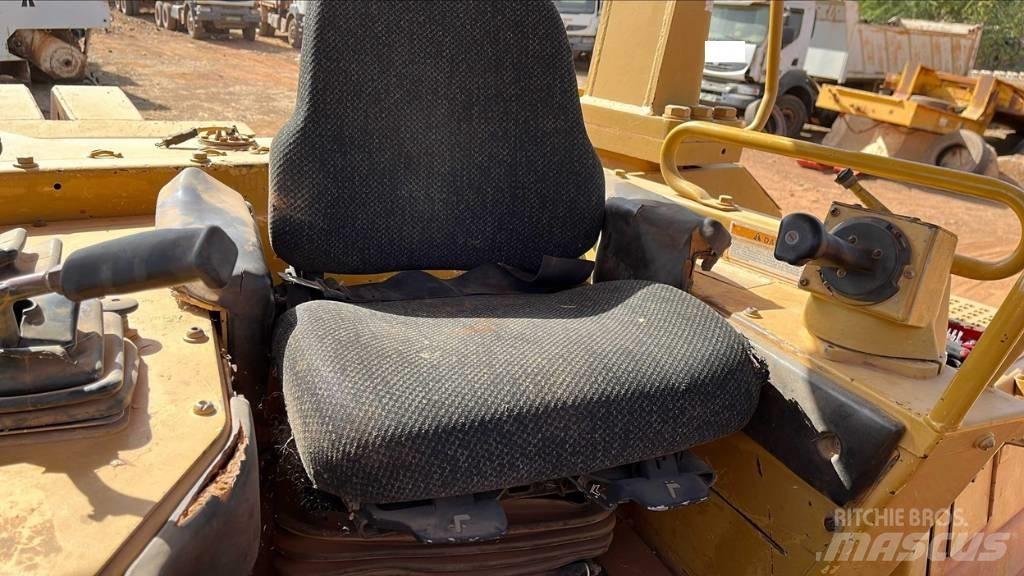 CAT D8R Buldožerji goseničarji