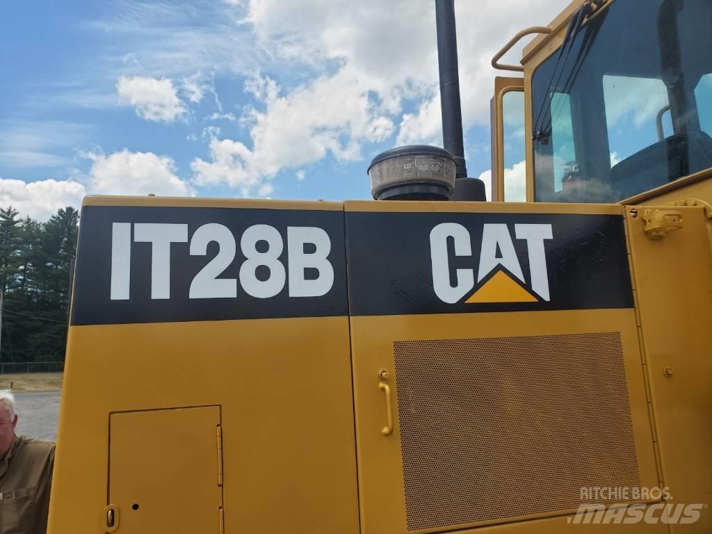 CAT IT 28 B Kolesni nakladalci