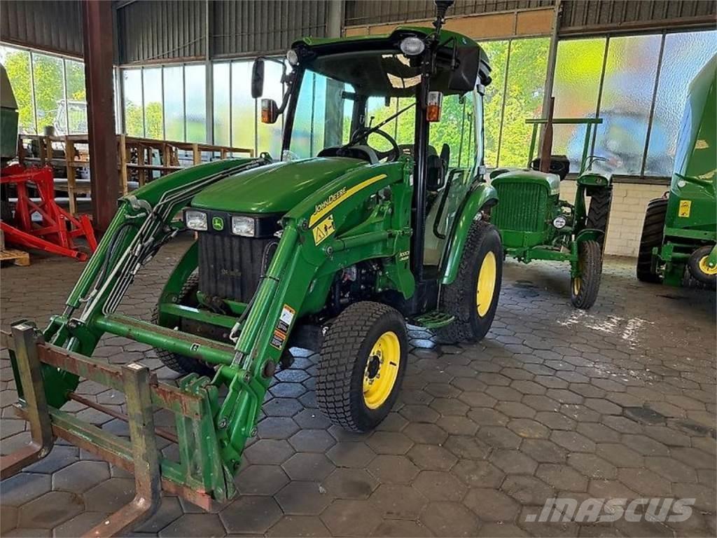 John Deere 3320 Traktorji