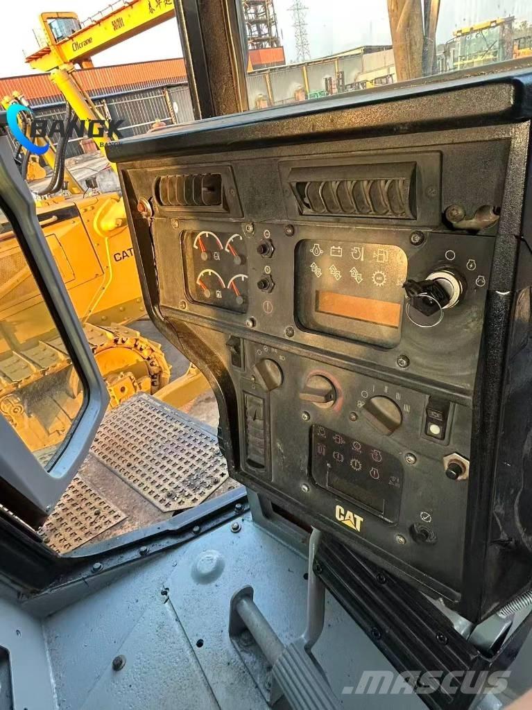 CAT D 6 R Buldožerji goseničarji