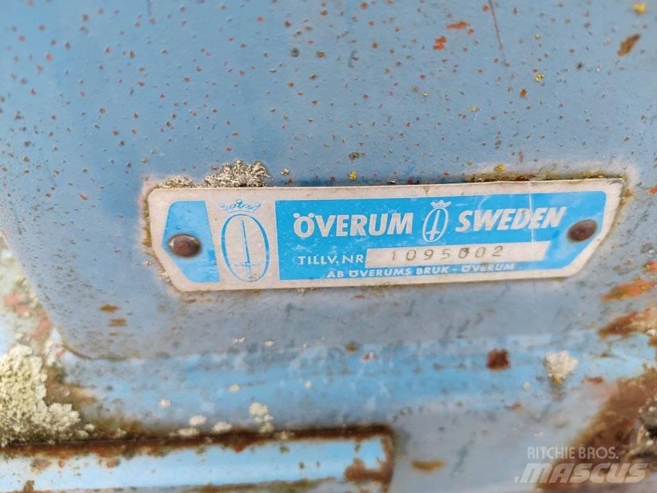 Överum 3-siipinen Navadni plugi