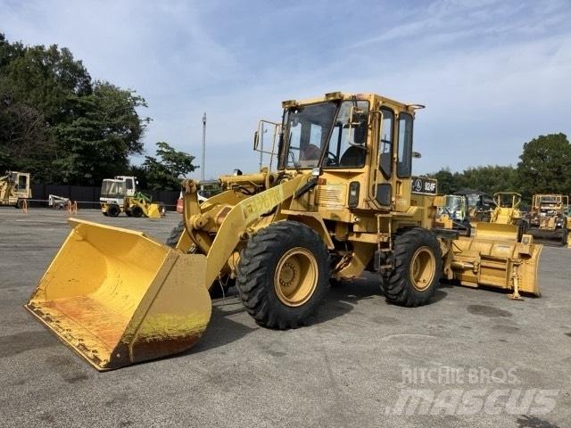 CAT 924 F Kolesni nakladalci