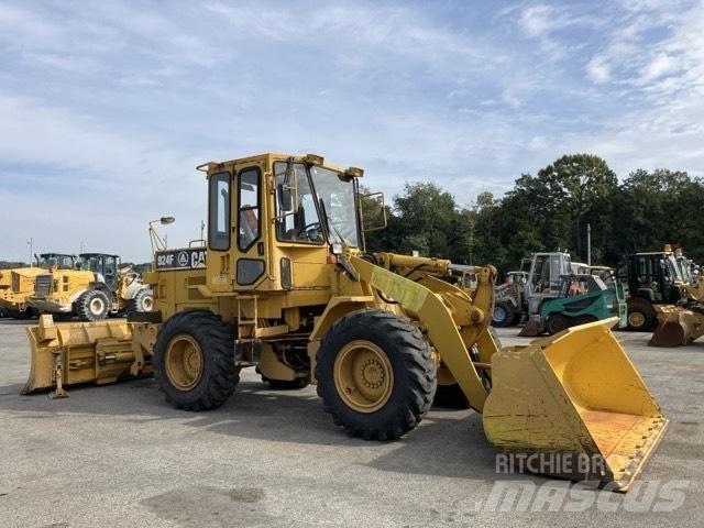 CAT 924 F Kolesni nakladalci