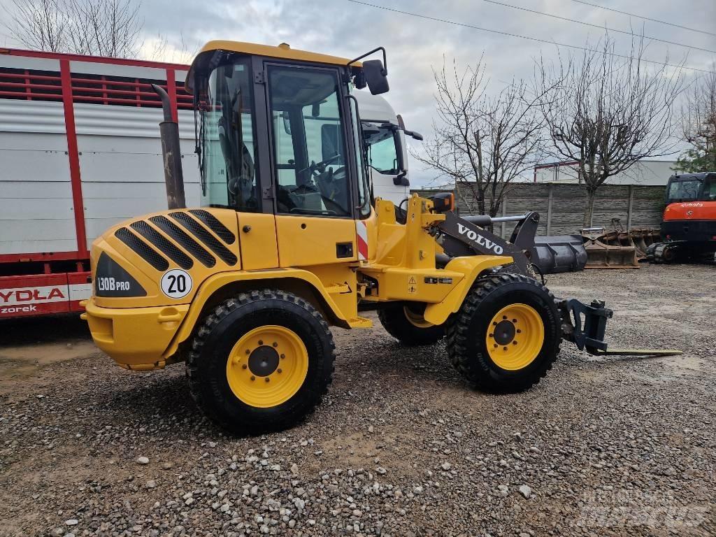 Volvo L 30 Kolesni nakladalci