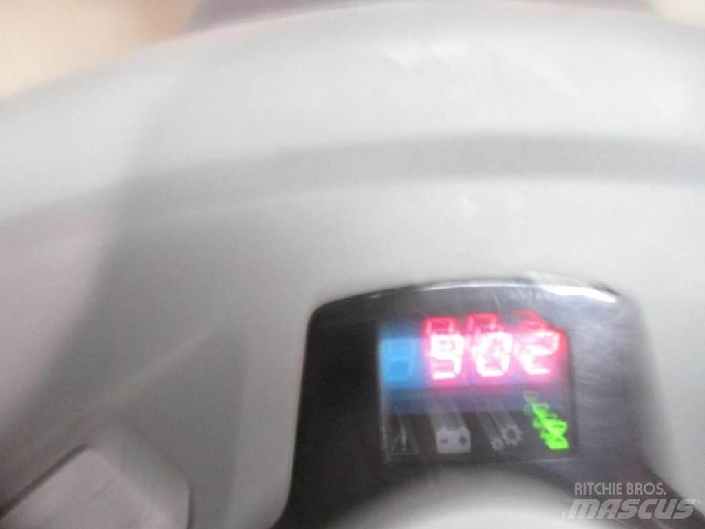 BT LWE 160 Električni nizko dvižni viličar
