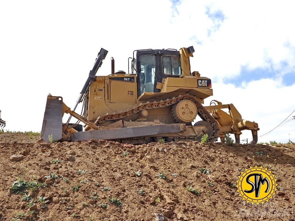 CAT D 6 T XL Buldožerji goseničarji