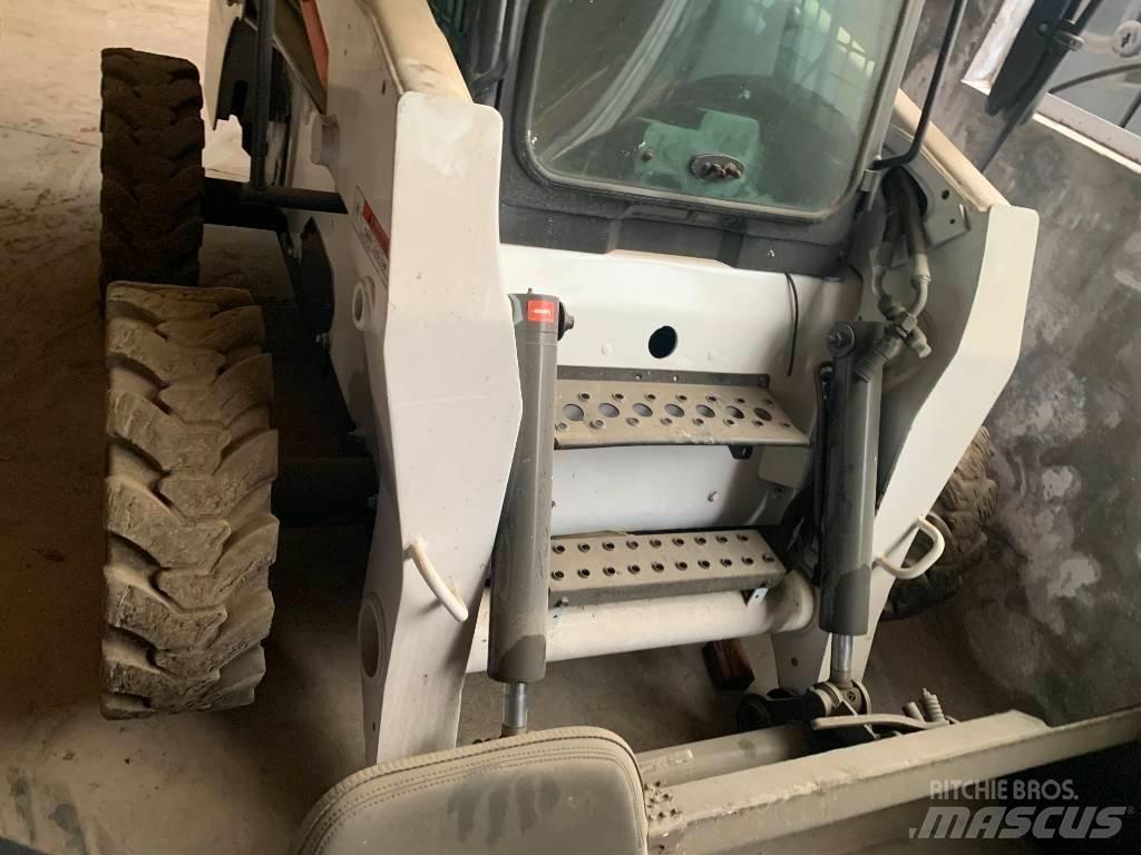 Bobcat S 300 Skid steer mini nakladalci