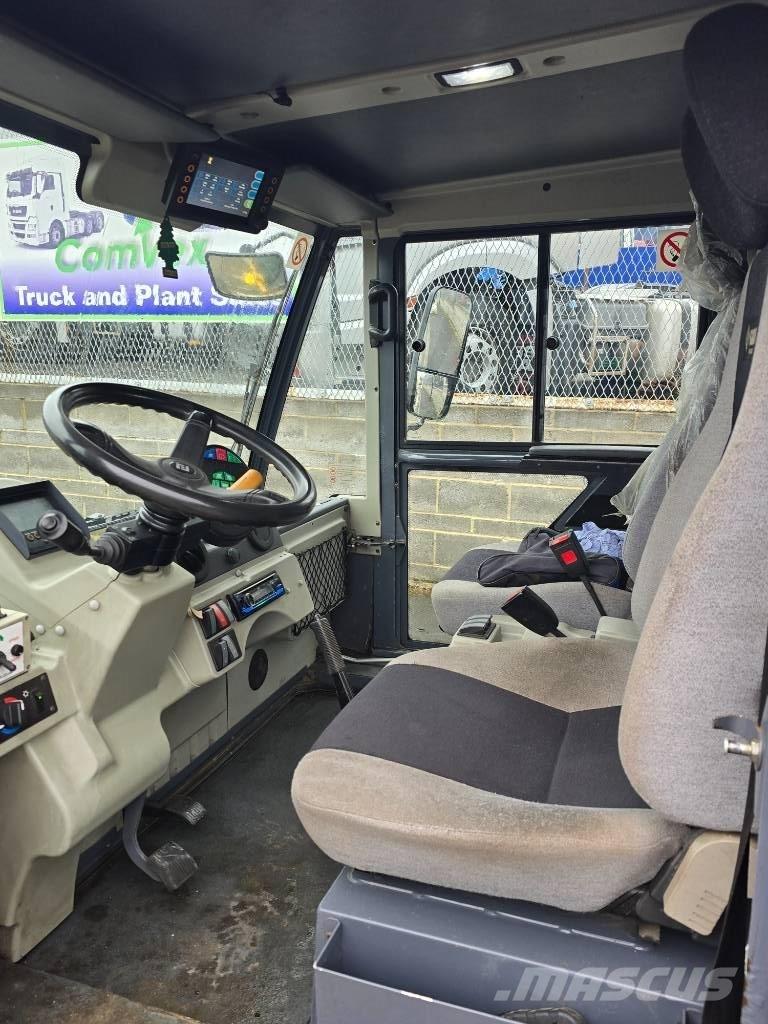 Scarab M25H Cestni pometači