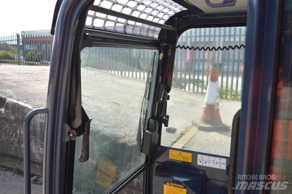 Hanix H 22 cab Mini bagri <7t