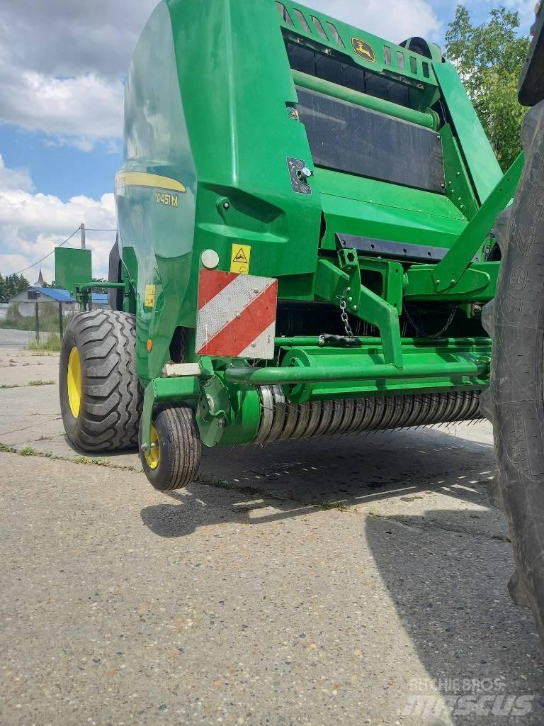 John Deere V451M Balirke (okrogle bale)