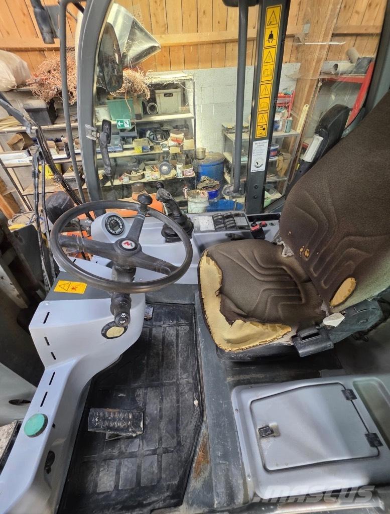 Wacker Neuson 850 Kolesni nakladalci