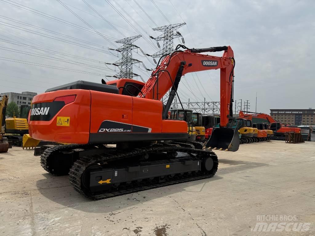Doosan DX 225 LC-9C Bagri goseničarji