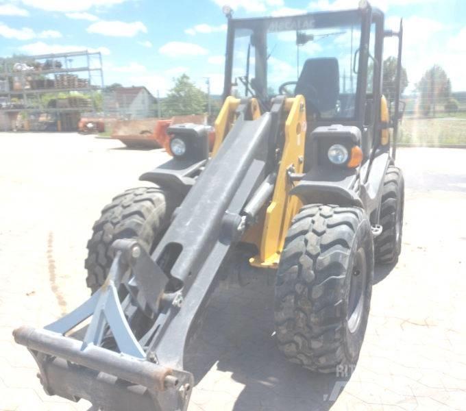 Mecalac AX 1000 Kolesni nakladalci