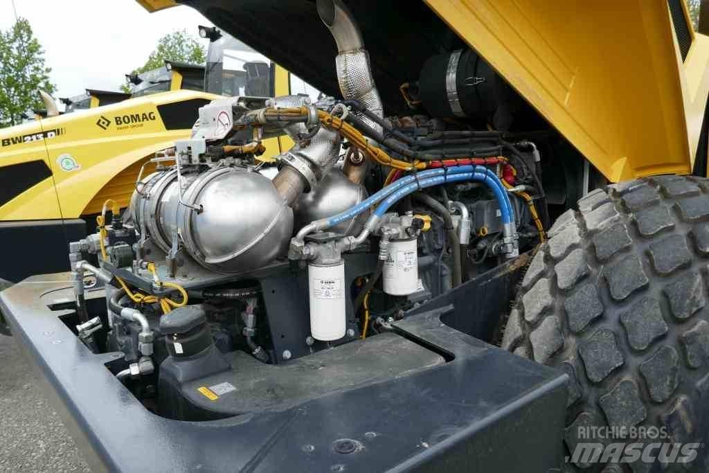 Bomag BW 213 DH-5 Kompaktorji tal