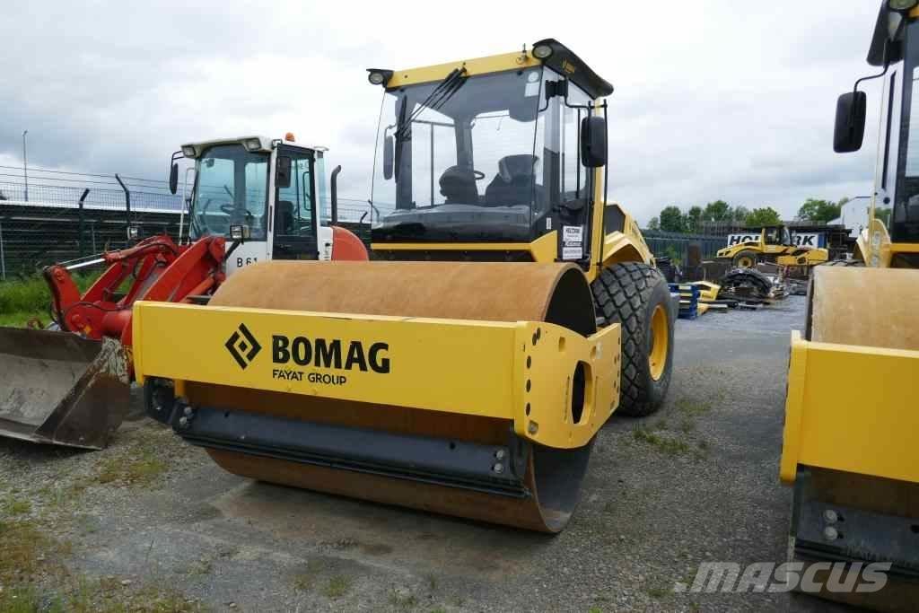 Bomag BW 213 DH-5 Kompaktorji tal