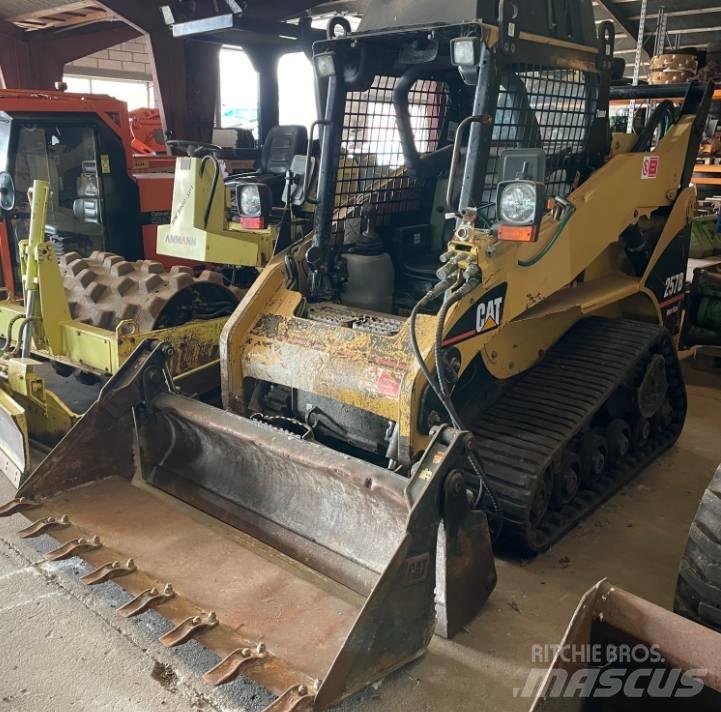 CAT 257B Skid steer mini nakladalci