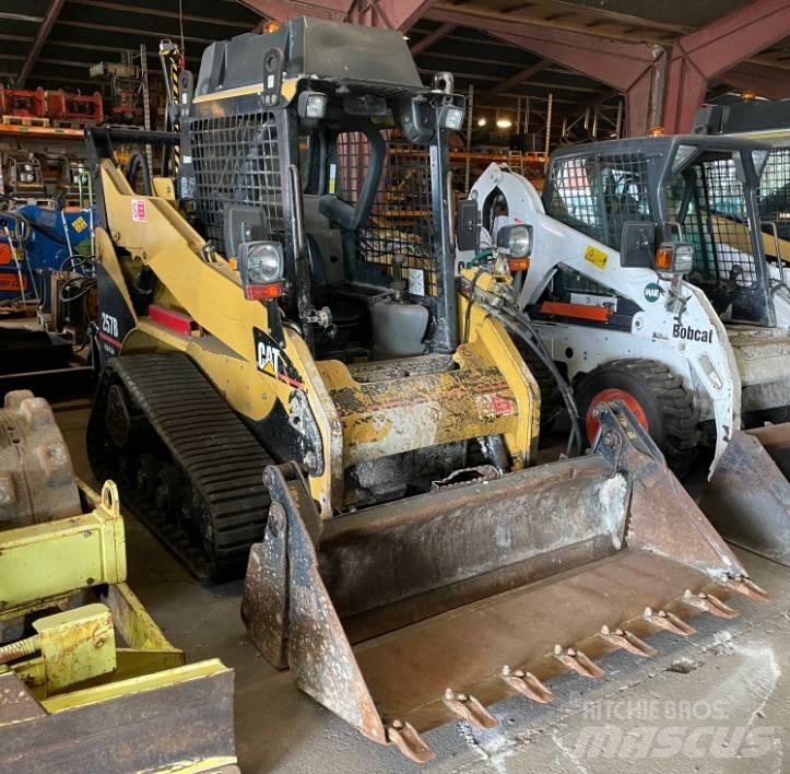 CAT 257B Skid steer mini nakladalci