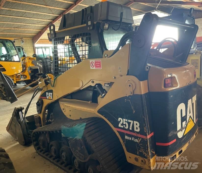 CAT 257B Skid steer mini nakladalci