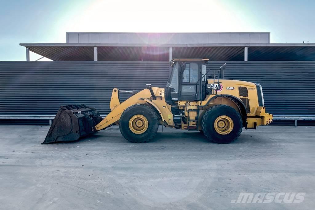 CAT 950M Kolesni nakladalci