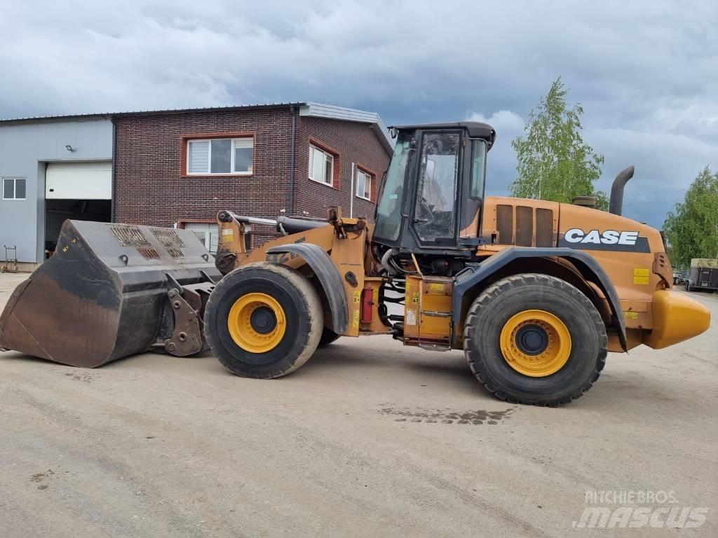 CASE 921 F Kolesni nakladalci
