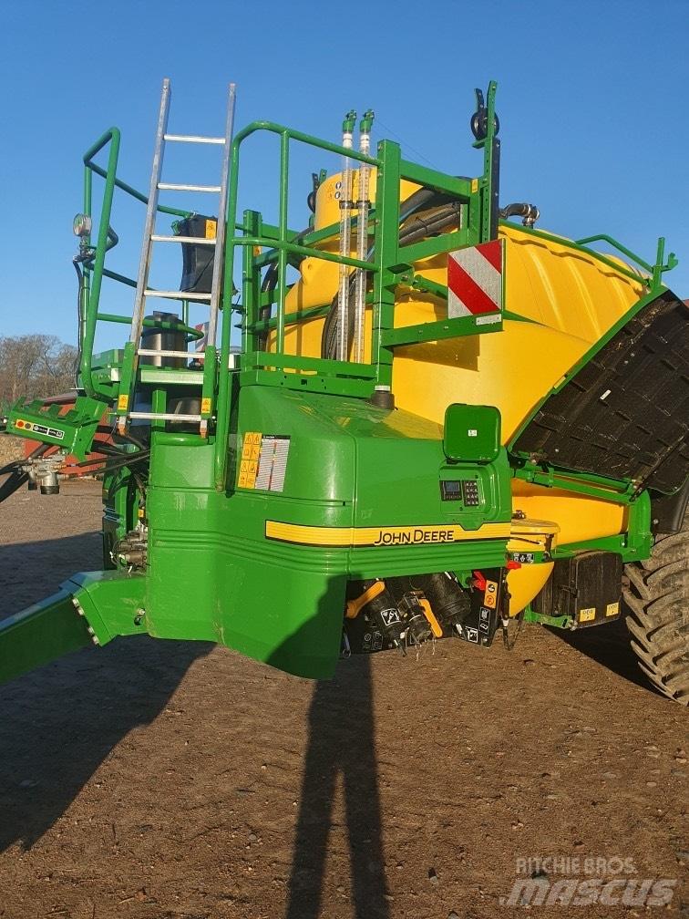 John Deere R975 i Vlečne škropilnice