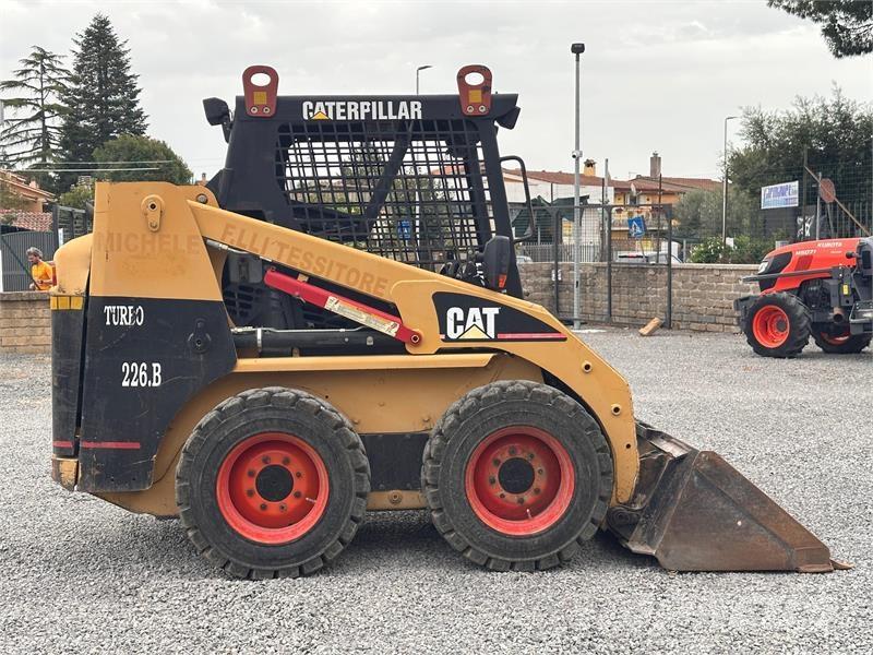 CAT 226BHF Skid steer mini nakladalci