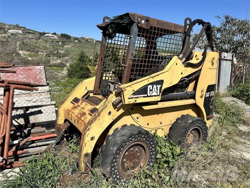 CAT 248 Skid steer mini nakladalci