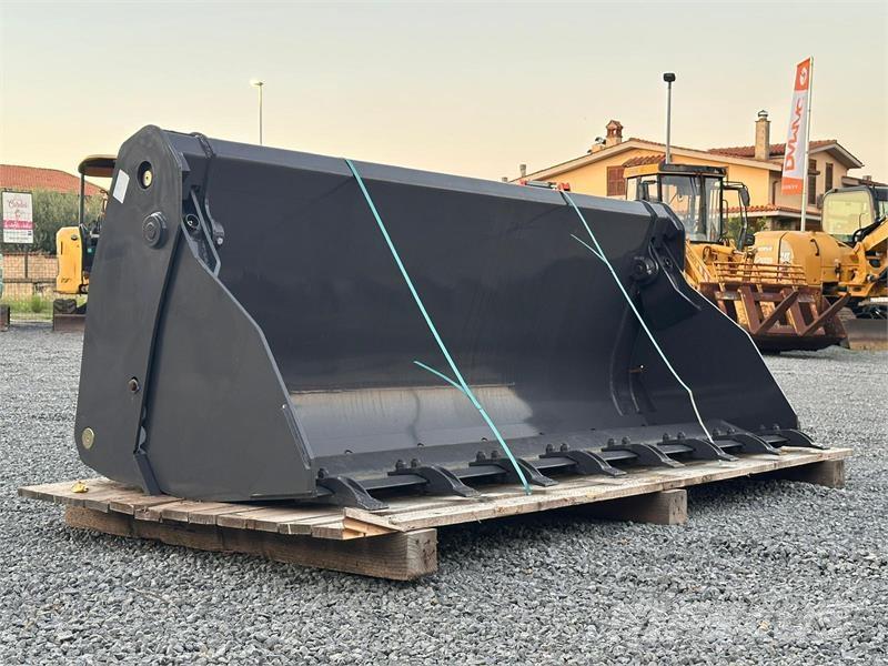 New Holland 220 Žlice