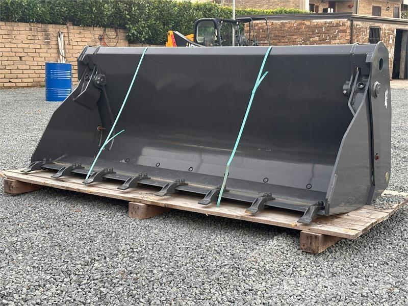 New Holland 220 Žlice