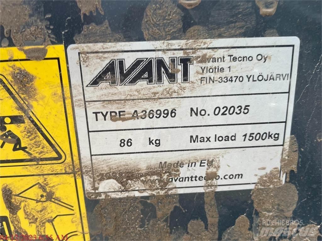 Avant 423 Kolesni nakladalci