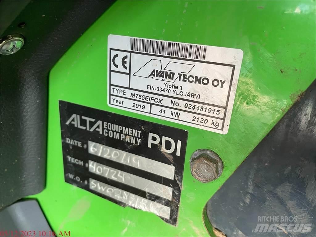 Avant 755I Kolesni nakladalci