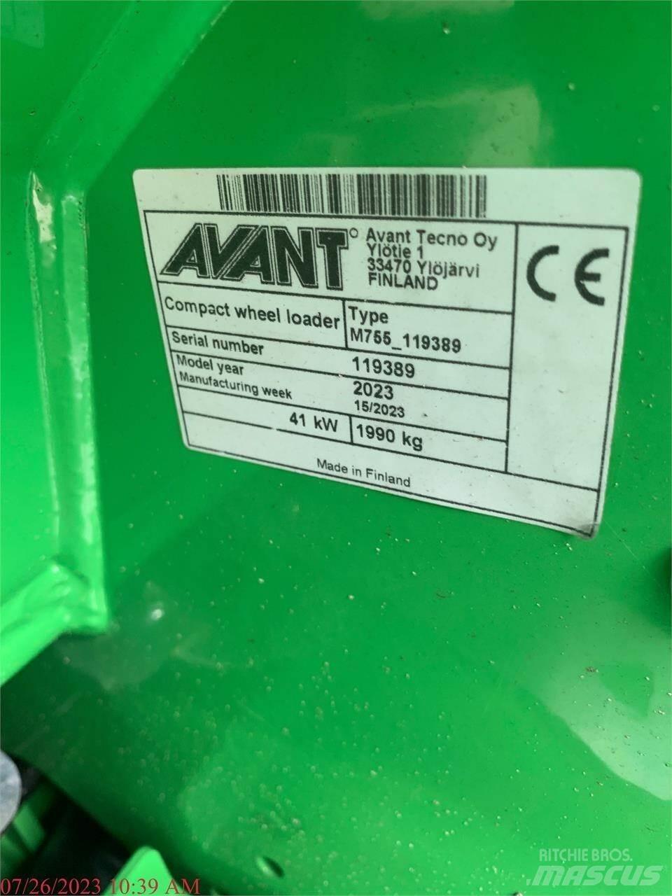 Avant 755I Kolesni nakladalci