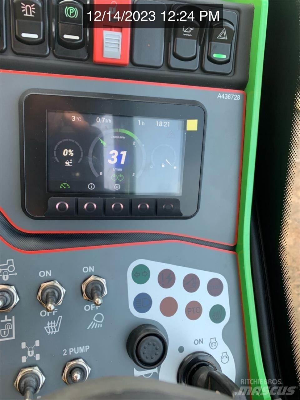 Avant 755I Kolesni nakladalci