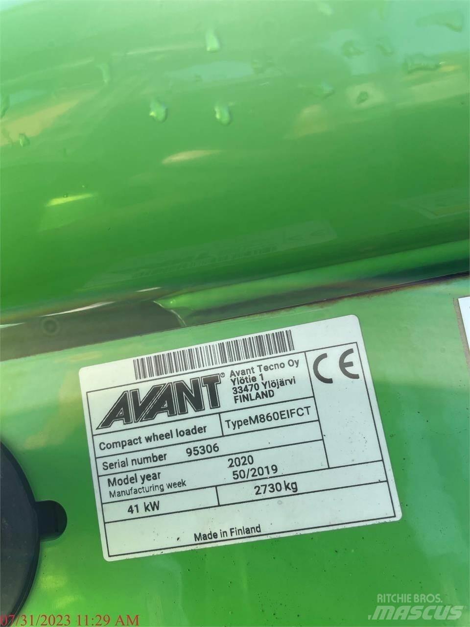 Avant 860I Kolesni nakladalci